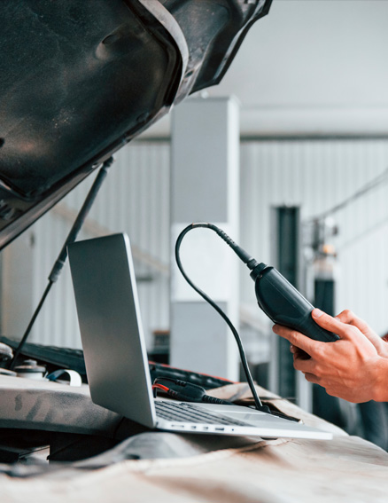 Zona de trabajo equipada con herramientas profesionales